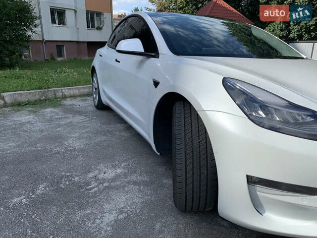 Белый Тесла Модель 3, объемом двигателя 0 л и пробегом 99 тыс. км за 20000 $, фото 9 на Automoto.ua