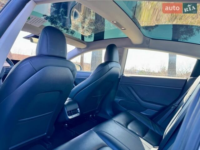 Белый Тесла Модель 3, объемом двигателя 0 л и пробегом 93 тыс. км за 13999 $, фото 26 на Automoto.ua