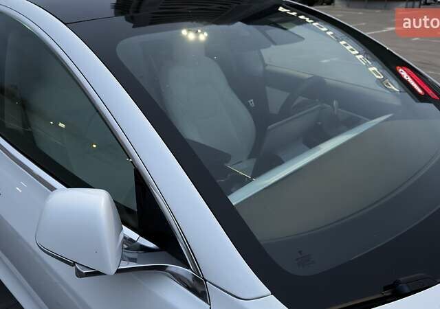 Білий Тесла Модель 3, об'ємом двигуна 0 л та пробігом 160 тис. км за 16000 $, фото 31 на Automoto.ua