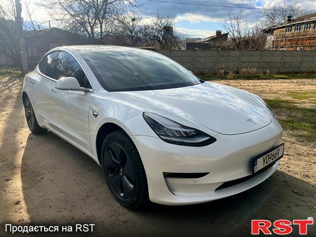 Білий Тесла Модель 3, об'ємом двигуна 0 л та пробігом 81 тис. км за 21000 $, фото 1 на Automoto.ua