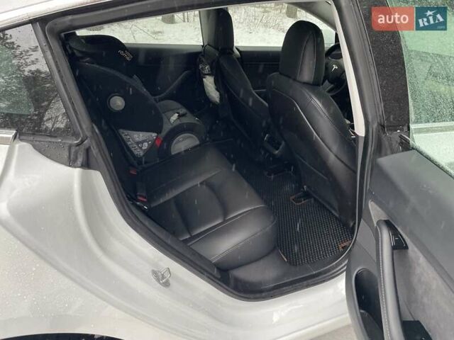 Белый Тесла Модель 3, объемом двигателя 0 л и пробегом 84 тыс. км за 20500 $, фото 14 на Automoto.ua