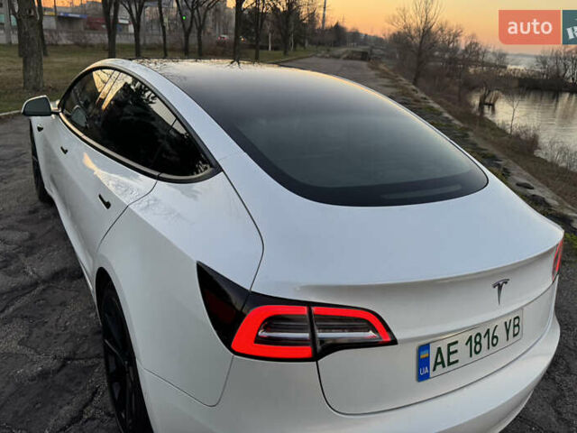 Білий Тесла Модель 3, об'ємом двигуна 0 л та пробігом 56 тис. км за 19150 $, фото 12 на Automoto.ua