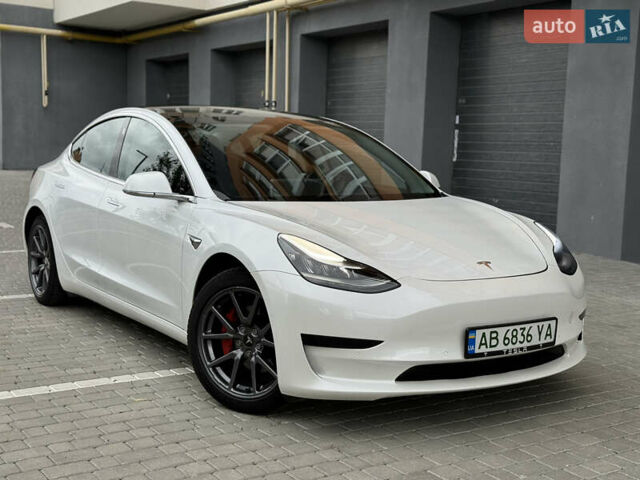Белый Тесла Модель 3, объемом двигателя 0 л и пробегом 64 тыс. км за 17900 $, фото 26 на Automoto.ua