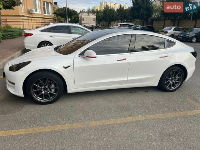 Білий Тесла Модель 3, об'ємом двигуна 0 л та пробігом 59 тис. км за 17500 $, фото 10 на Automoto.ua
