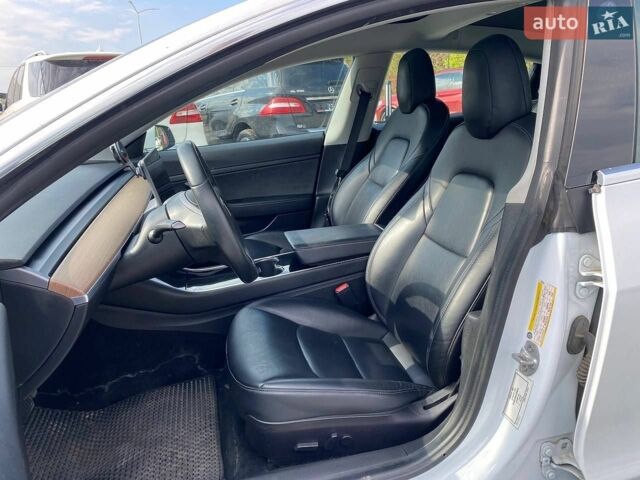 Білий Тесла Модель 3, об'ємом двигуна 0 л та пробігом 182 тис. км за 15900 $, фото 16 на Automoto.ua