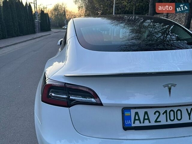 Белый Тесла Модель 3, объемом двигателя 0 л и пробегом 112 тыс. км за 15100 $, фото 19 на Automoto.ua