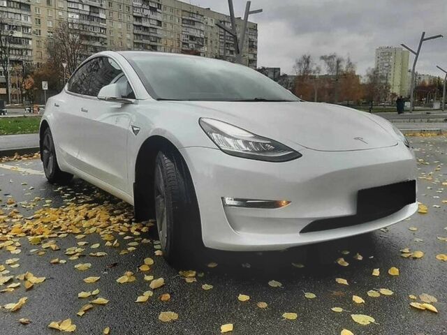 Белый Тесла Модель 3, объемом двигателя 0 л и пробегом 73 тыс. км за 11397 $, фото 2 на Automoto.ua