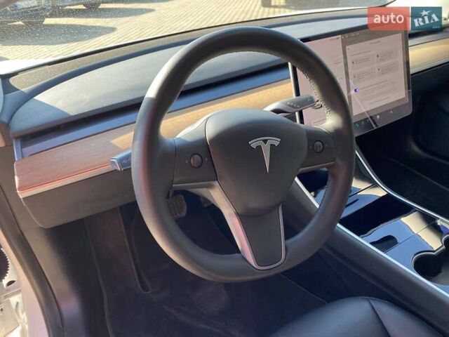 Білий Тесла Модель 3, об'ємом двигуна 0 л та пробігом 75 тис. км за 15000 $, фото 12 на Automoto.ua