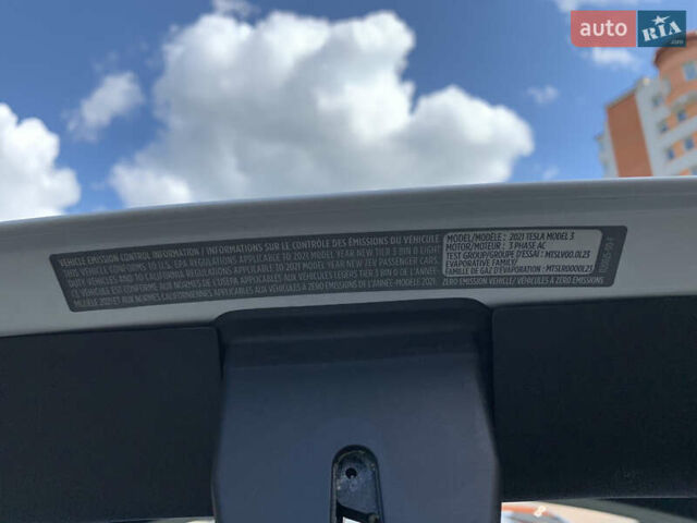 Белый Тесла Модель 3, объемом двигателя 0 л и пробегом 99 тыс. км за 20000 $, фото 18 на Automoto.ua
