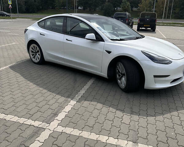 Білий Тесла Модель 3, об'ємом двигуна 0 л та пробігом 108 тис. км за 22000 $, фото 10 на Automoto.ua