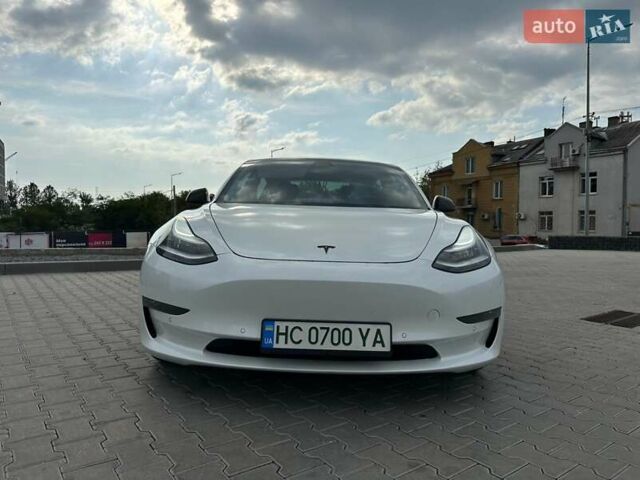 Белый Тесла Модель 3, объемом двигателя 0 л и пробегом 127 тыс. км за 19700 $, фото 1 на Automoto.ua