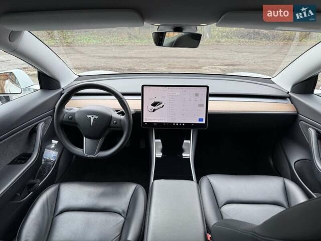 Білий Тесла Модель 3, об'ємом двигуна 0 л та пробігом 58 тис. км за 23000 $, фото 23 на Automoto.ua