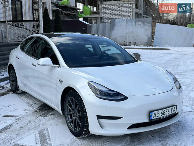 Белый Тесла Модель 3, объемом двигателя 0 л и пробегом 63 тыс. км за 19500 $, фото 14 на Automoto.ua