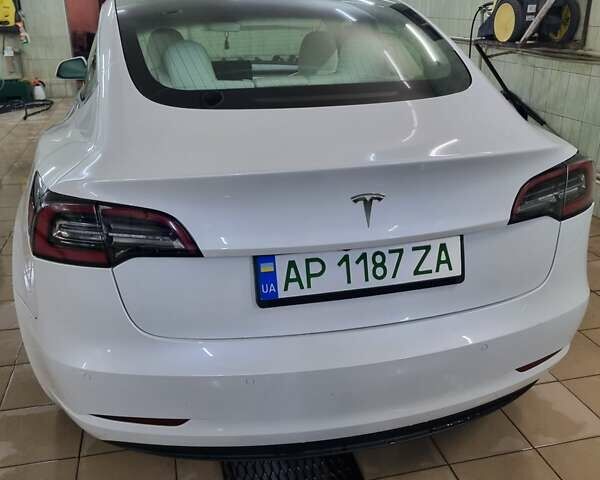 Белый Тесла Модель 3, объемом двигателя 0 л и пробегом 47 тыс. км за 24500 $, фото 1 на Automoto.ua