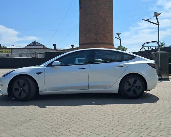 Тесла Модель 3 2020 в Ивано-Франковске на Automoto.ua Белый Тесла Модель 3, объемом двигателя 0 л и пробегом 105 тыс. км за 20950 $, фото 7 на Automoto.ua