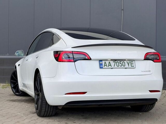 Білий Тесла Модель 3, об'ємом двигуна 0 л та пробігом 110 тис. км за 17500 $, фото 4 на Automoto.ua