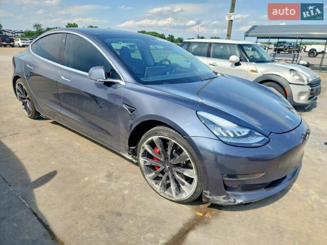 Білий Тесла Модель 3, об'ємом двигуна 0 л та пробігом 52 тис. км за 4500 $, фото 2 на Automoto.ua