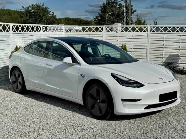 Белый Тесла Модель 3, объемом двигателя 0 л и пробегом 49 тыс. км за 13500 $, фото 3 на Automoto.ua
