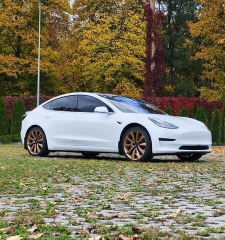 Білий Тесла Модель 3, об'ємом двигуна 0 л та пробігом 55 тис. км за 21800 $, фото 9 на Automoto.ua
