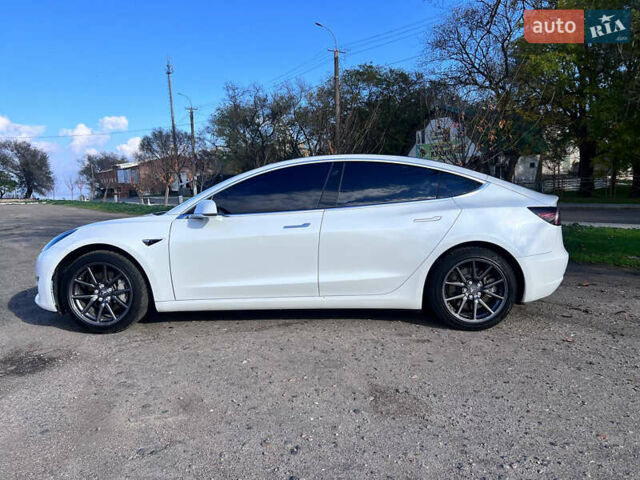 Білий Тесла Модель 3, об'ємом двигуна 0 л та пробігом 74 тис. км за 19000 $, фото 4 на Automoto.ua