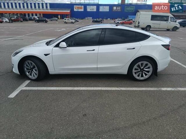 Тесла Модель 3 2020 в Львове на Automoto.ua Белый Тесла Модель 3, объемом двигателя 0 л и пробегом 88 тыс. км за 22500 $, фото 1 на Automoto.ua