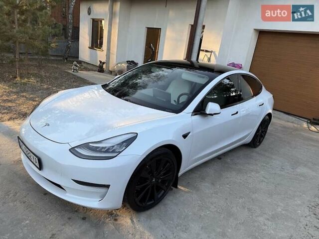 Белый Тесла Модель 3, объемом двигателя 0 л и пробегом 54 тыс. км за 21700 $, фото 21 на Automoto.ua