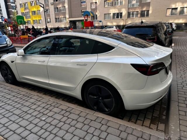 Білий Тесла Модель 3, об'ємом двигуна 82 л та пробігом 120 тис. км за 17800 $, фото 1 на Automoto.ua