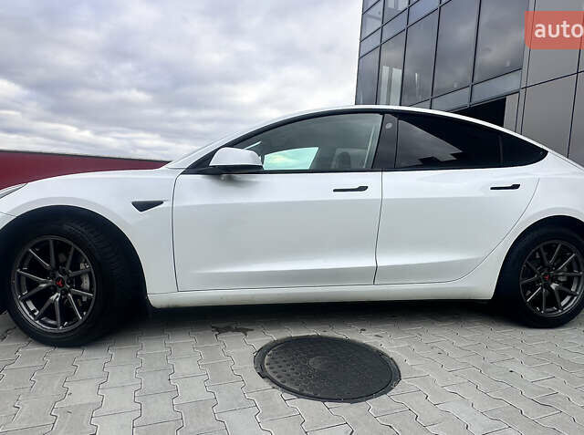 Білий Тесла Модель 3, об'ємом двигуна 0 л та пробігом 80 тис. км за 17100 $, фото 6 на Automoto.ua