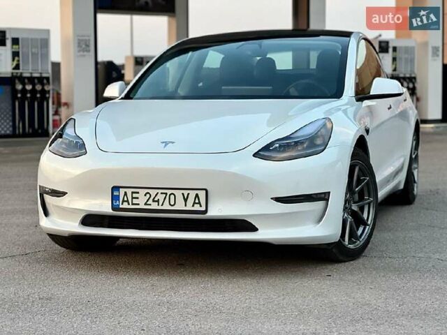 Белый Тесла Модель 3, объемом двигателя 0 л и пробегом 65 тыс. км за 17200 $, фото 3 на Automoto.ua