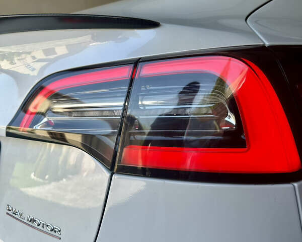 Белый Тесла Модель 3, объемом двигателя 0 л и пробегом 145 тыс. км за 20000 $, фото 6 на Automoto.ua