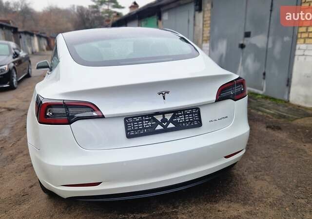 Белый Тесла Модель 3, объемом двигателя 0 л и пробегом 142 тыс. км за 16900 $, фото 34 на Automoto.ua