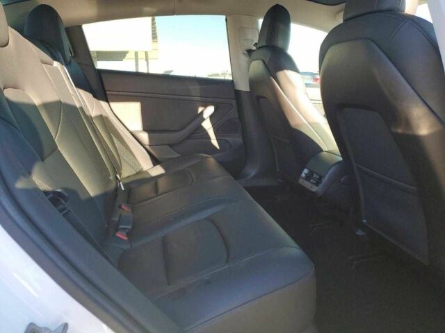 Белый Тесла Модель 3, объемом двигателя 0 л и пробегом 51 тыс. км за 4500 $, фото 10 на Automoto.ua