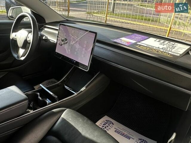 Белый Тесла Модель 3, объемом двигателя 0 л и пробегом 91 тыс. км за 15500 $, фото 2 на Automoto.ua