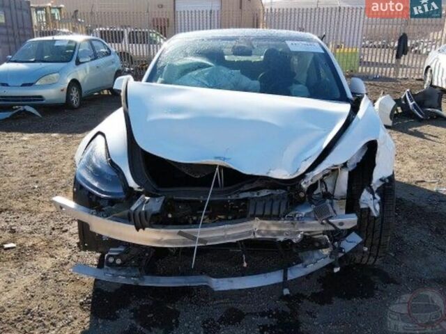 Білий Тесла Модель 3, об'ємом двигуна 0 л та пробігом 81 тис. км за 9900 $, фото 9 на Automoto.ua