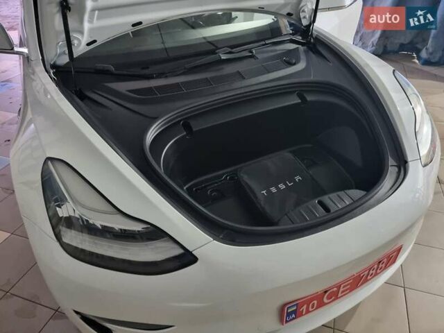 Білий Тесла Модель 3, об'ємом двигуна 0 л та пробігом 156 тис. км за 15900 $, фото 12 на Automoto.ua
