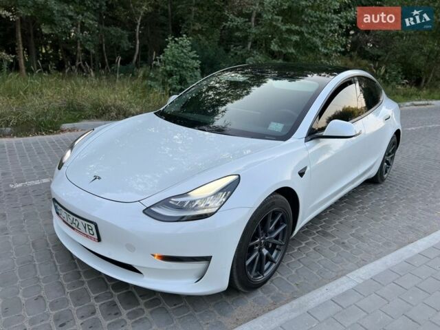 Білий Тесла Модель 3, об'ємом двигуна 0 л та пробігом 20 тис. км за 18200 $, фото 5 на Automoto.ua