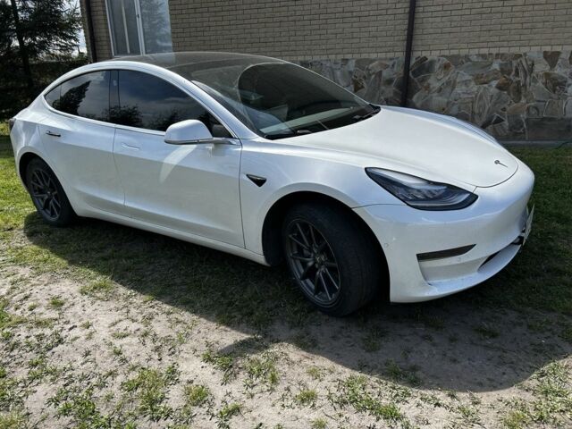 Белый Тесла Модель 3, объемом двигателя 0 л и пробегом 70 тыс. км за 16699 $, фото 16 на Automoto.ua
