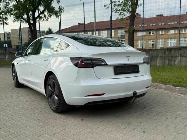 Белый Тесла Модель 3, объемом двигателя 0 л и пробегом 120 тыс. км за 14300 $, фото 2 на Automoto.ua