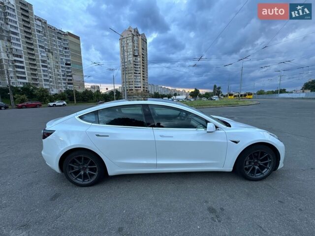 Білий Тесла Модель 3, об'ємом двигуна 0 л та пробігом 181 тис. км за 15000 $, фото 4 на Automoto.ua