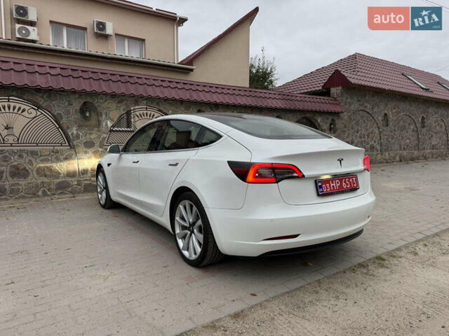 Белый Тесла Модель 3, объемом двигателя 0 л и пробегом 120 тыс. км за 16500 $, фото 5 на Automoto.ua