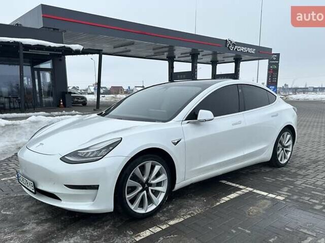 Белый Тесла Модель 3, объемом двигателя 0 л и пробегом 59 тыс. км за 16200 $, фото 1 на Automoto.ua