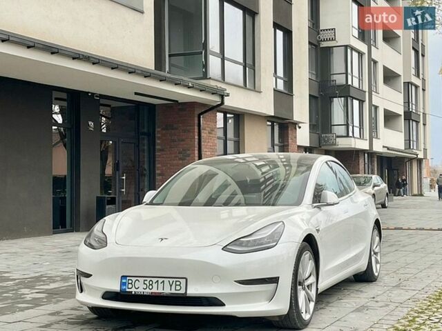 Білий Тесла Модель 3, об'ємом двигуна 0 л та пробігом 88 тис. км за 11500 $, фото 1 на Automoto.ua