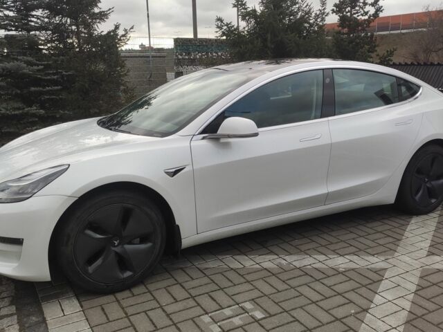 Белый Тесла Модель 3, объемом двигателя 0 л и пробегом 51 тыс. км за 16500 $, фото 6 на Automoto.ua