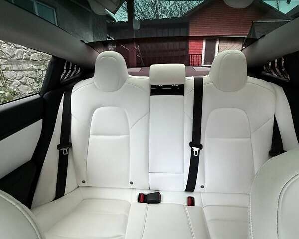 Белый Тесла Модель 3, объемом двигателя 0 л и пробегом 102 тыс. км за 19800 $, фото 10 на Automoto.ua