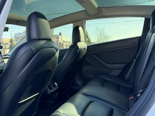 Білий Тесла Модель 3, об'ємом двигуна 0 л та пробігом 103 тис. км за 20000 $, фото 6 на Automoto.ua