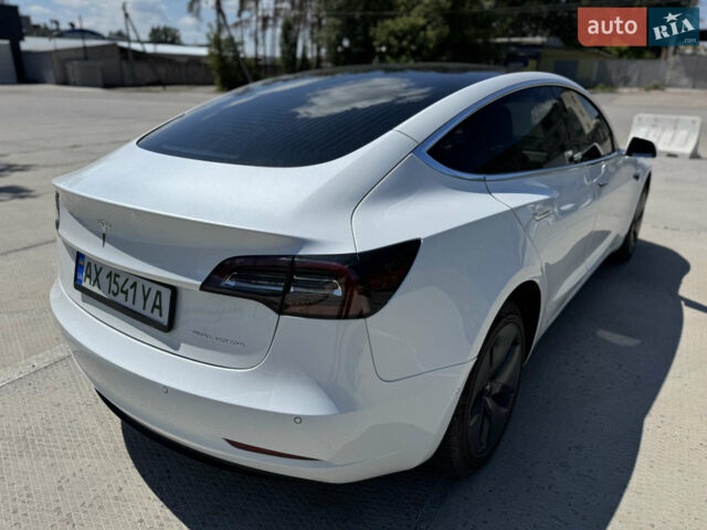 Білий Тесла Модель 3, об'ємом двигуна 0 л та пробігом 88 тис. км за 18500 $, фото 3 на Automoto.ua