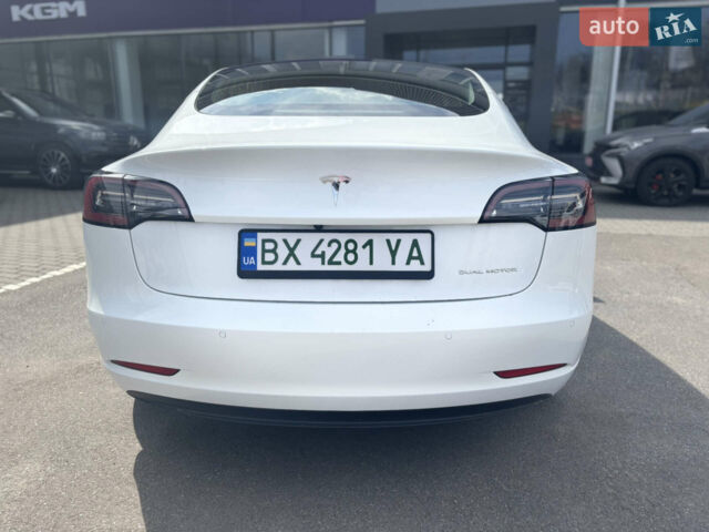 Белый Тесла Модель 3, объемом двигателя 0 л и пробегом 91 тыс. км за 22500 $, фото 9 на Automoto.ua