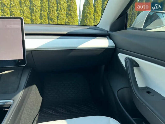 Білий Тесла Модель 3, об'ємом двигуна 0 л та пробігом 42 тис. км за 24900 $, фото 7 на Automoto.ua