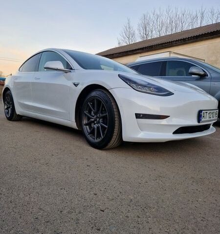 Белый Тесла Модель 3, объемом двигателя 0 л и пробегом 85 тыс. км за 15000 $, фото 30 на Automoto.ua