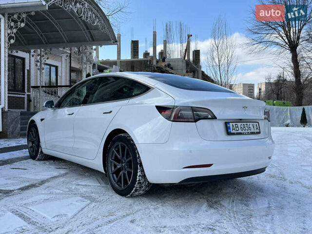 Белый Тесла Модель 3, объемом двигателя 0 л и пробегом 63 тыс. км за 19500 $, фото 40 на Automoto.ua